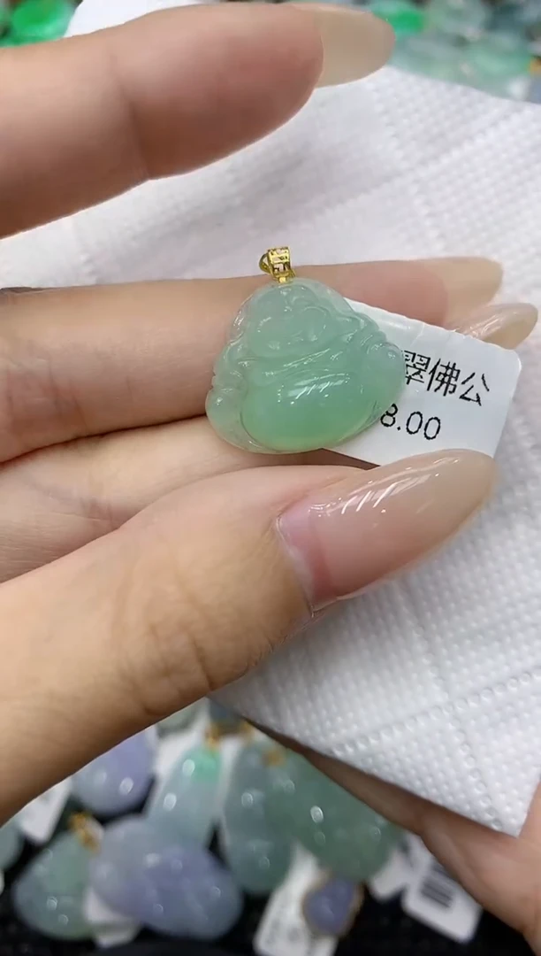 翡翠18K金镶嵌颈饰111111111111