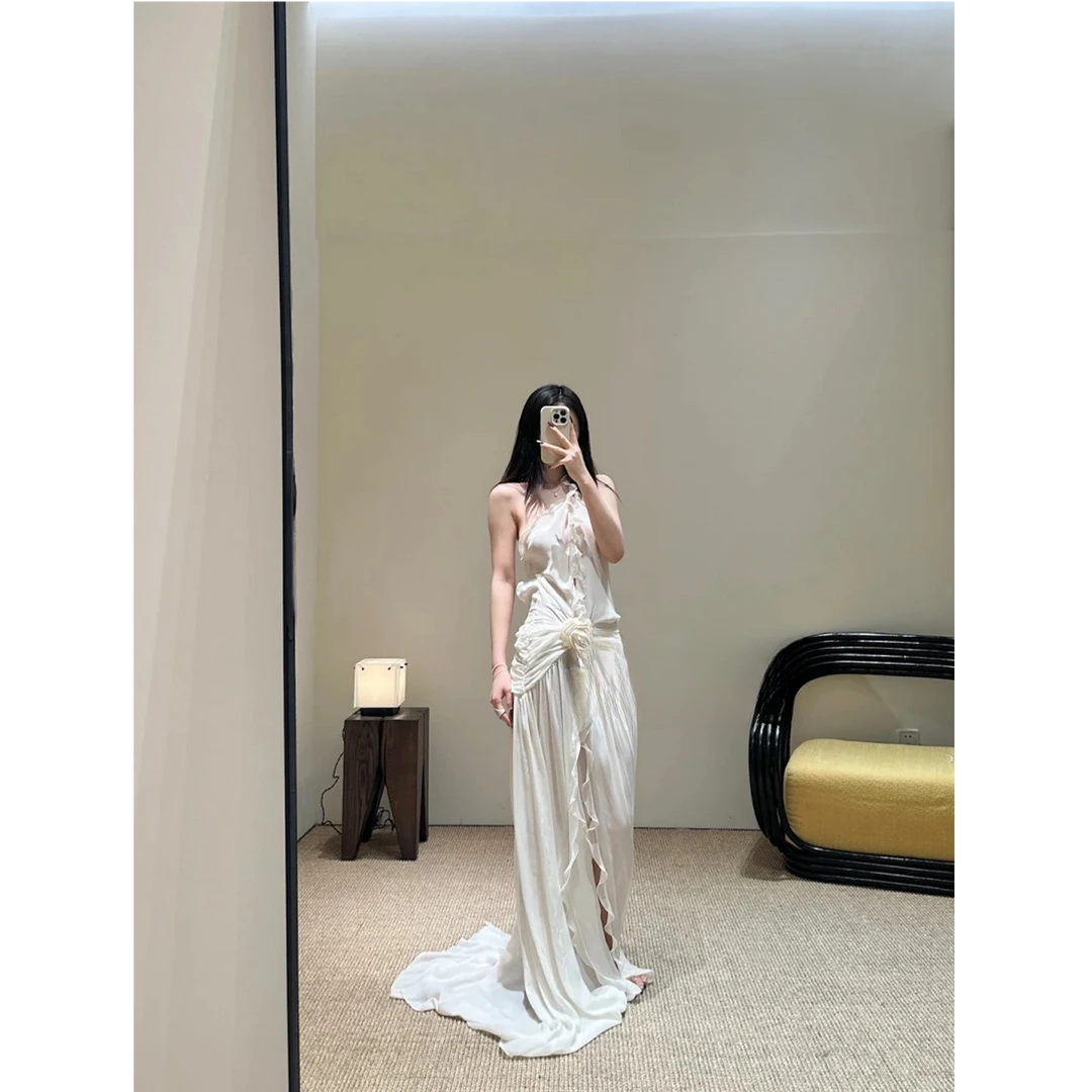 法式温柔立体花朵连衣裙设计感2025春季纯欲性感镂空露背开叉长裙