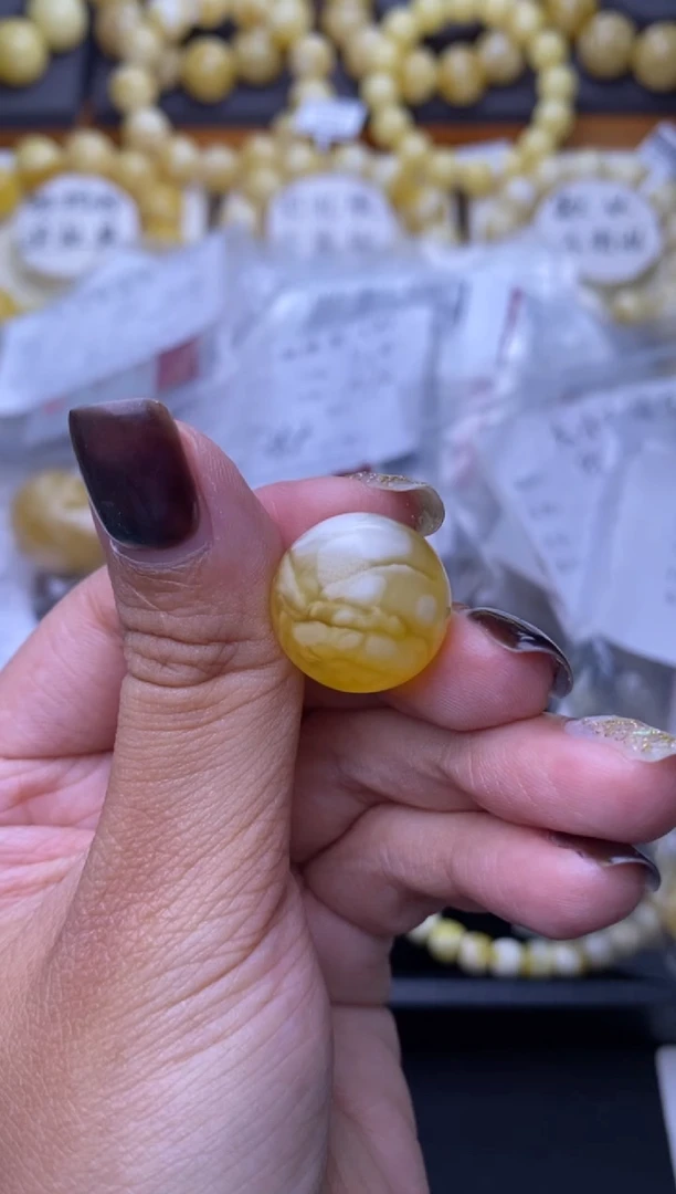 裸石琥珀未镶嵌星筠珠宝74