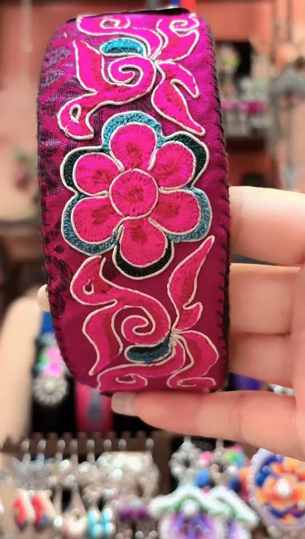 织绣 云织谣民族风精美饰品   226