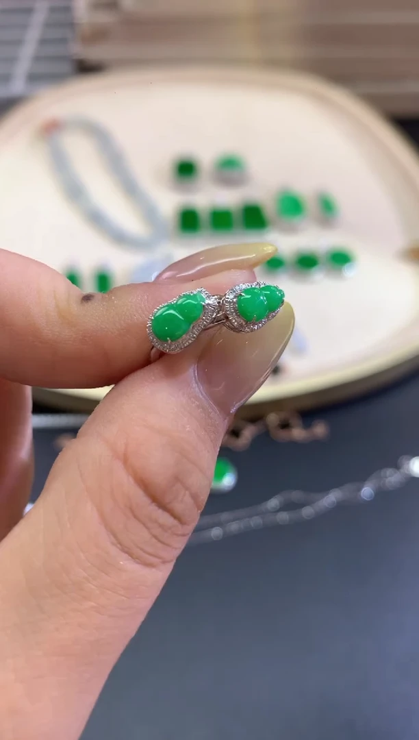 翡翠18K金镶嵌耳饰2980