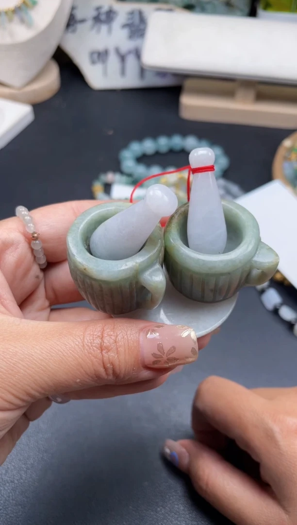 翡翠未镶嵌颈饰天然翡翠52