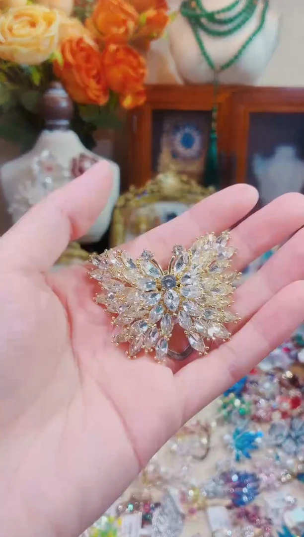 合成立方氧化锆铜合金蝴蝶丝巾