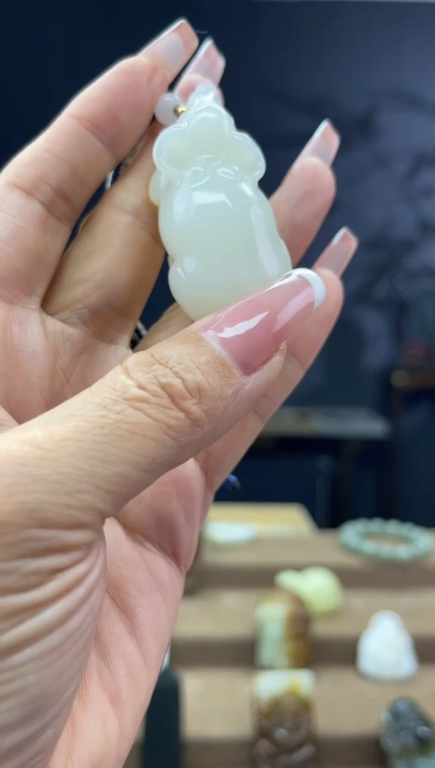 颈饰未镶嵌和田玉1