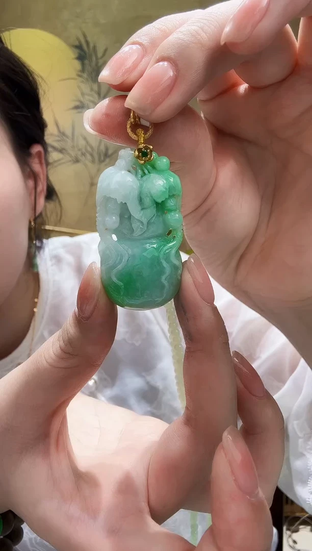 颈饰未镶嵌翡翠吊坠