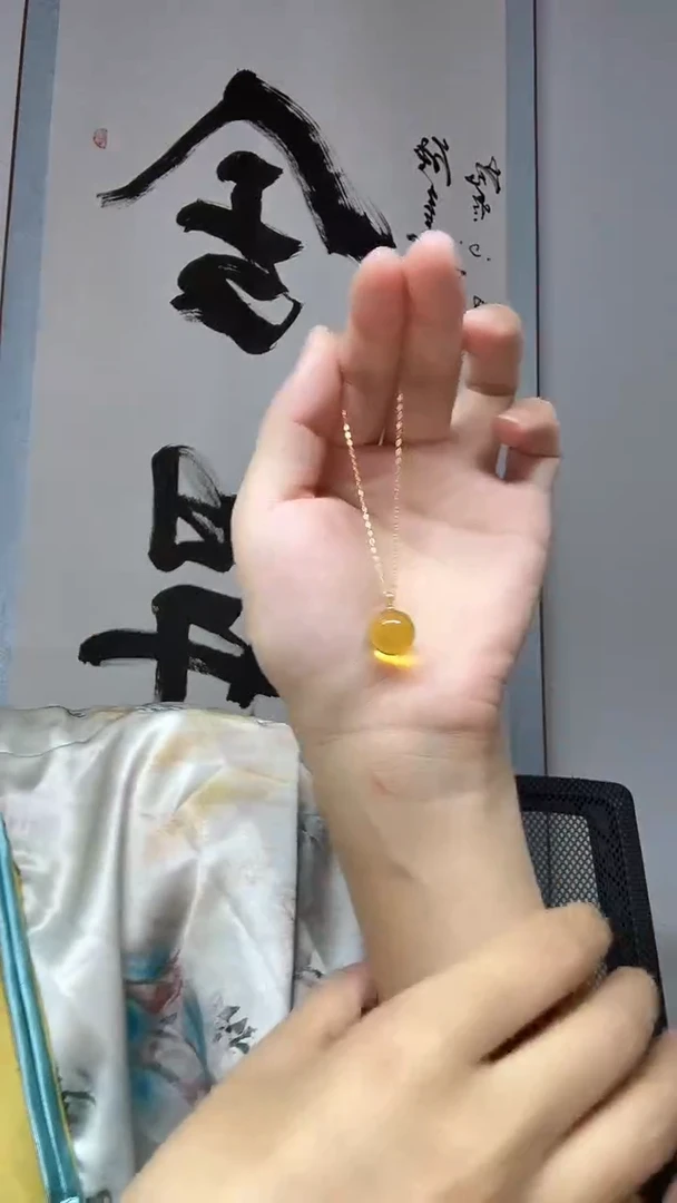 18K金镶嵌吊坠(不含链)琥珀蓝珀单珠约卡11