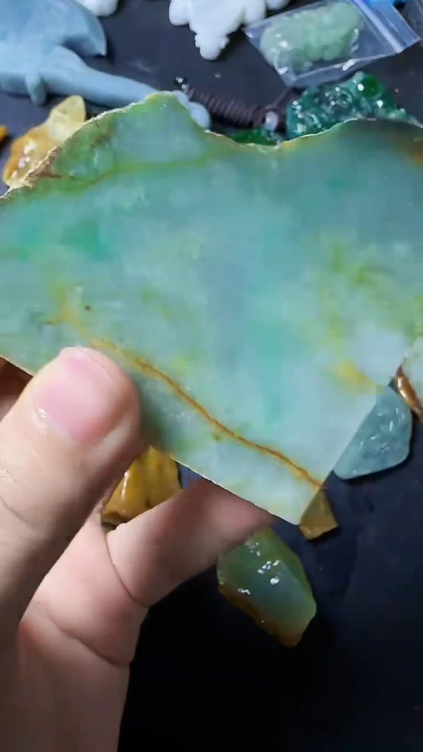 翡翠挂件未镶嵌197翡翠