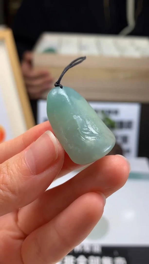 【闪购商品】定制翡翠未镶嵌吊坠-86487