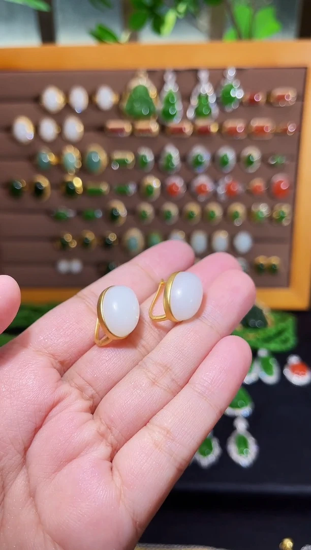 【闪购商品】和田玉耳包18K金镶嵌白玉耳包一对