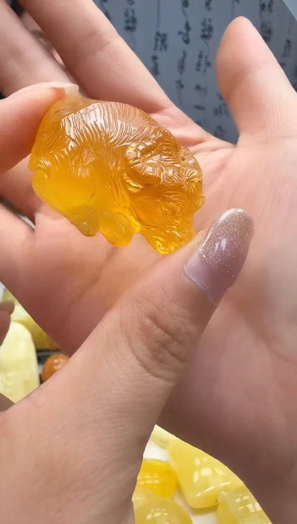 裸石琥珀未镶嵌如图