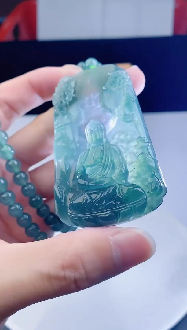 颈饰未镶嵌翡翠