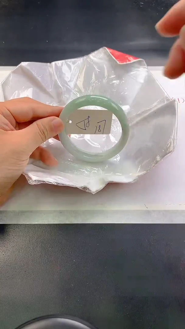未镶嵌手镯翡翠187