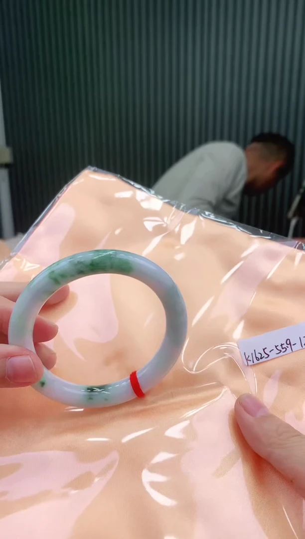 未镶嵌手镯翡翠55圈口