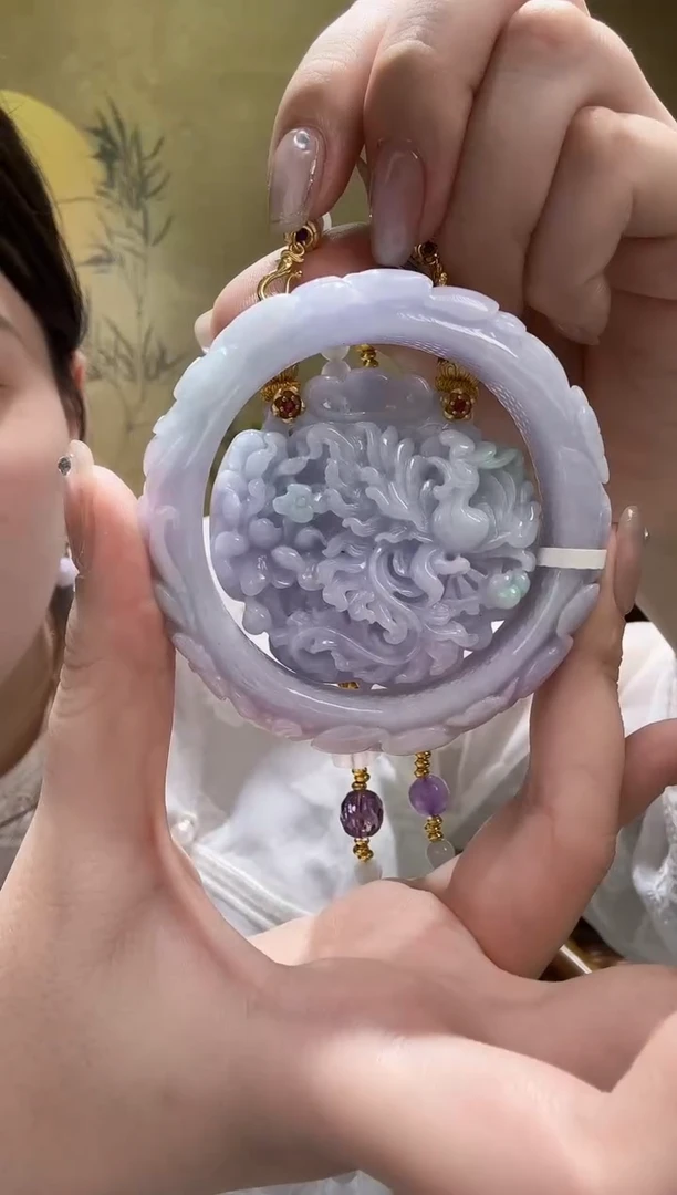 翡翠未镶嵌颈饰吊镯一套 56
