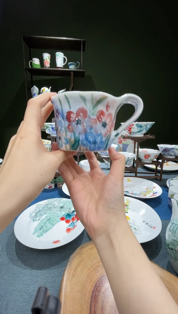 碗景德镇高温釉下彩一体杯容量320cc蓝色油画风小花