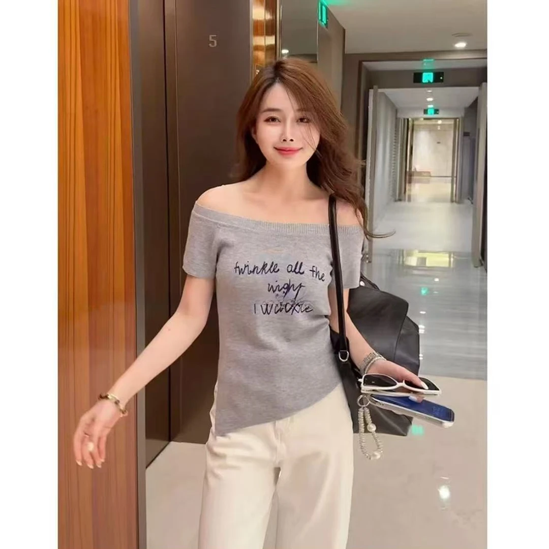 【现货】斜肩灰色字母针织短袖t恤女2025年夏时尚百搭修身显瘦H6-28