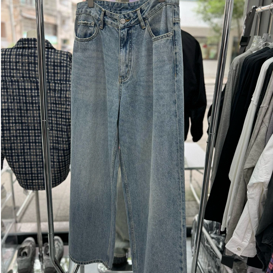 2025春夏新款宽松浅蓝牛仔裤高腰水洗磨破无弹纯棉直筒裤潮磨白