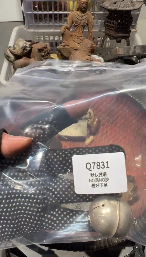 Y*秒拍秒付瓷铜摆件