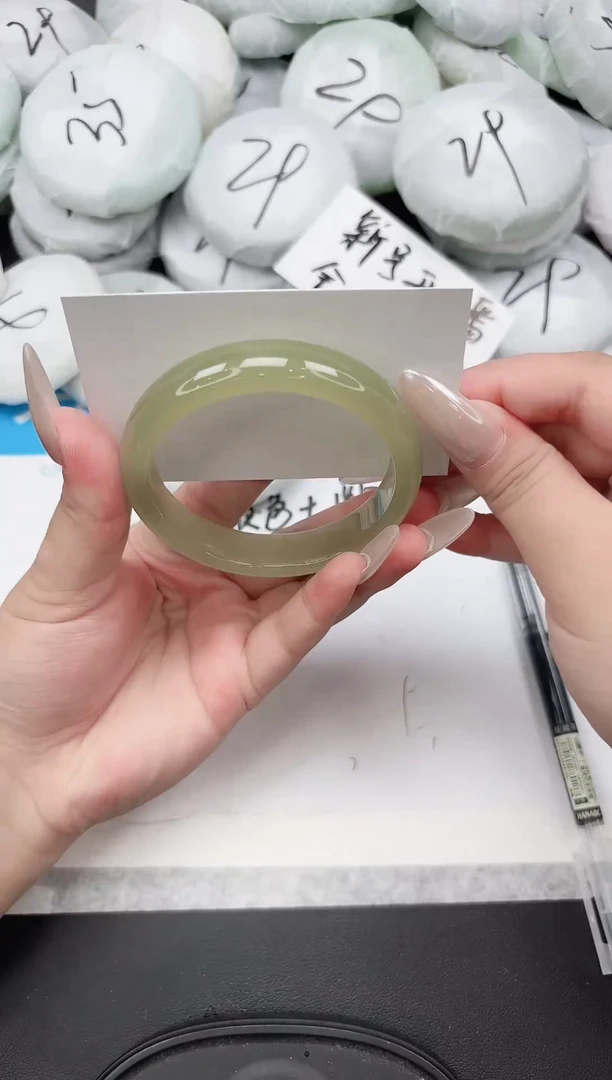 未镶嵌手镯石英质玉259-59.5