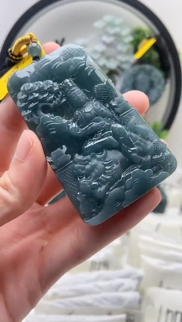 翡翠未镶嵌颈饰文殊