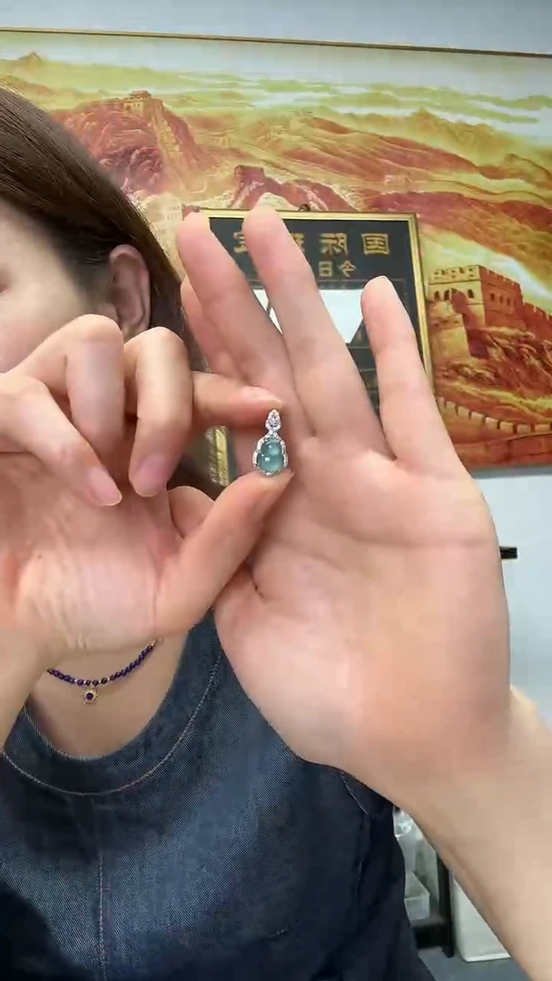 翡翠未镶嵌颈饰3