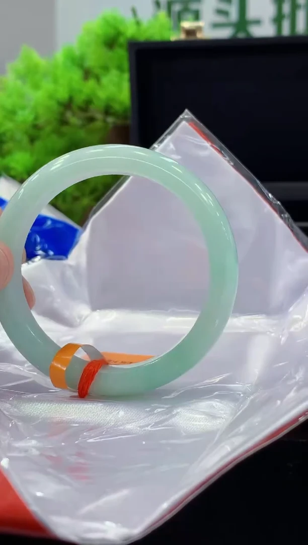 未镶嵌手镯翡翠翡翠手镯