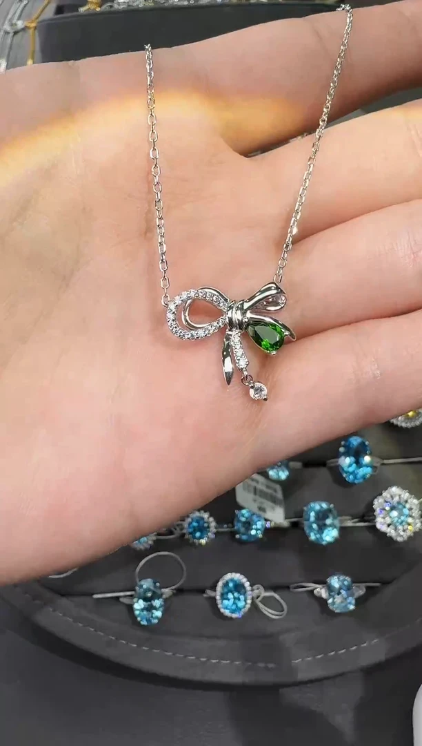 银S925镶嵌透辉石项链0.42ct【七天鉴赏期】