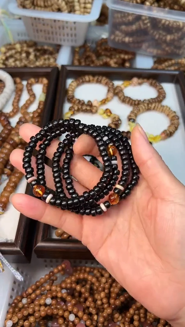 琥珀吊坠(赠链)未镶嵌黑金椰蒂卡6mm【琥珀圆珠】设计款单圈