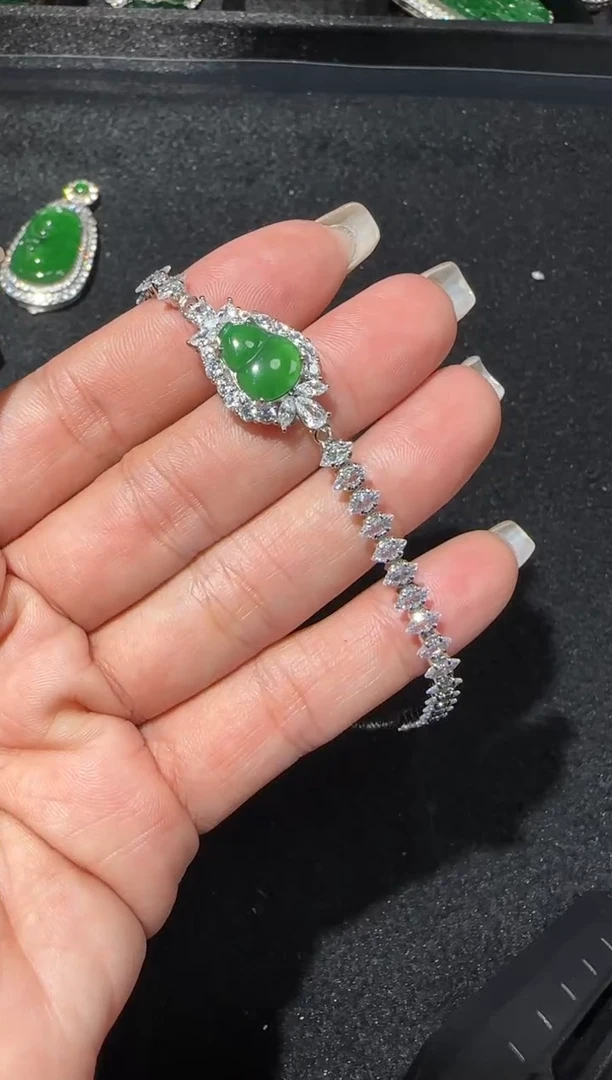 【闪购商品】翡翠手链未镶嵌多样性发货拍一发一