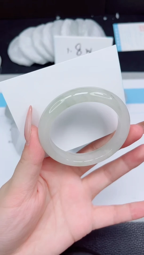 石英质玉手镯未镶嵌136-54.4