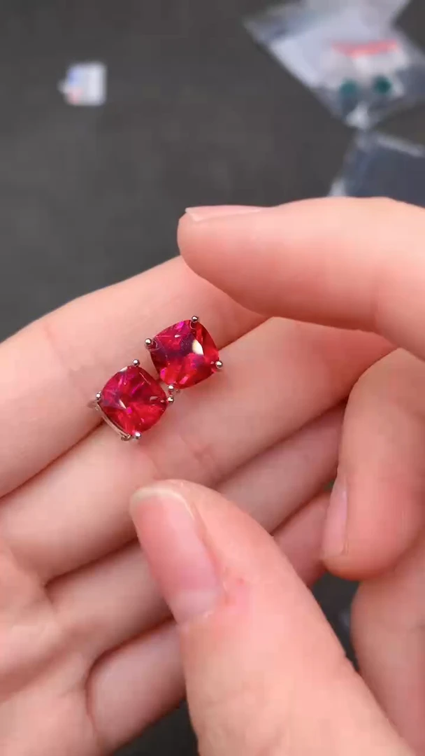 【闪购商品】红宝石耳饰银S925镶嵌....