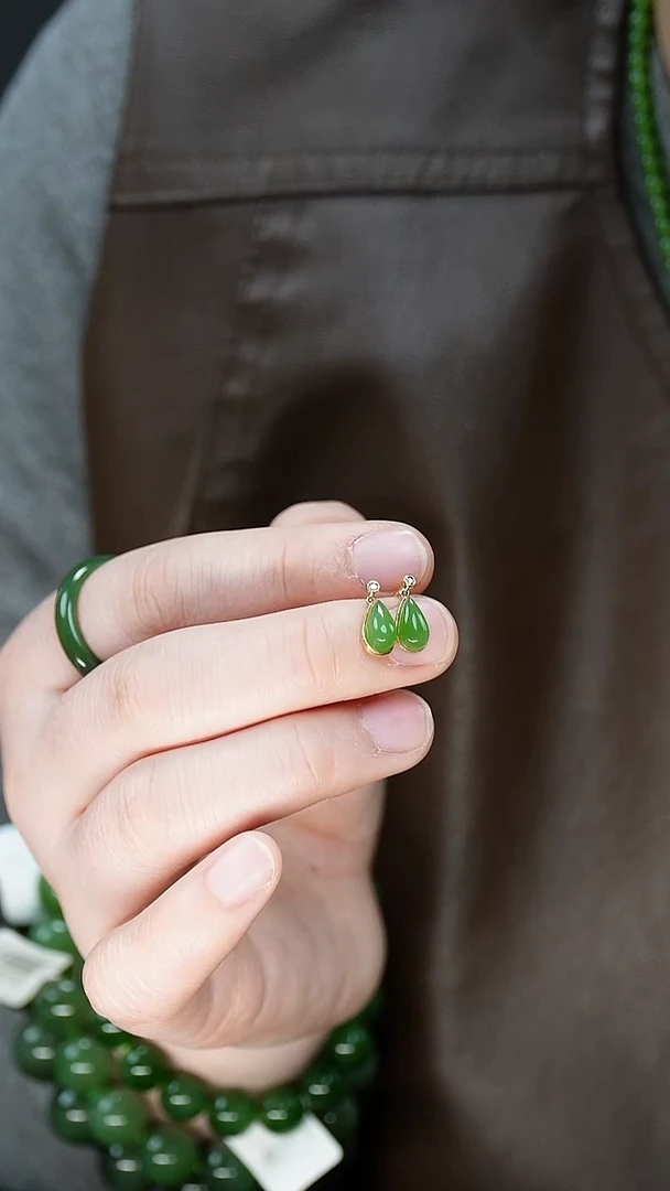 18K金镶嵌和田玉（碧玉）耳饰23