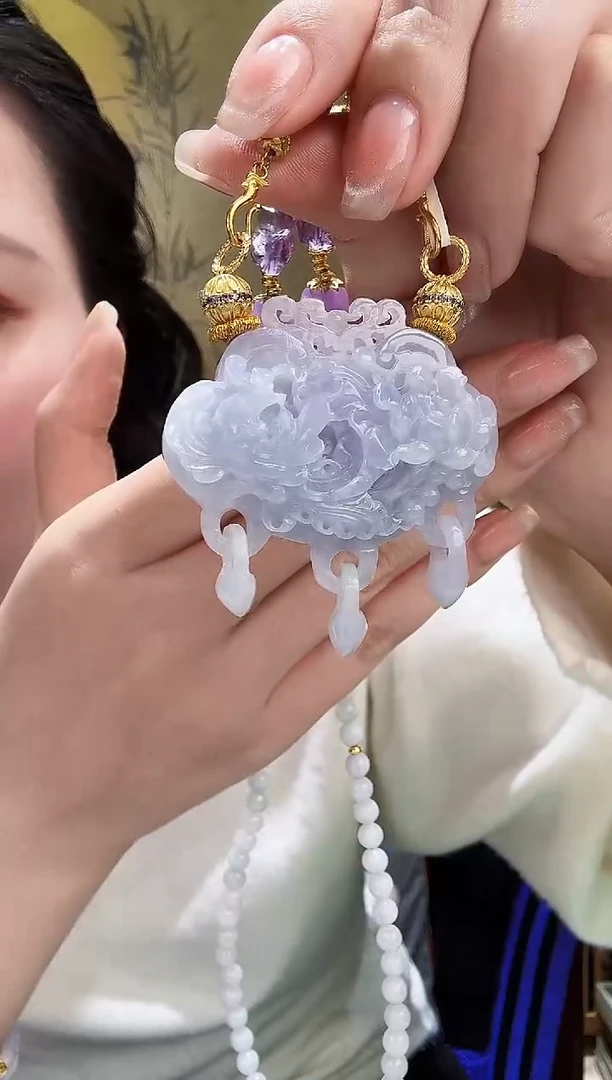 颈饰未镶嵌翡翠吊坠