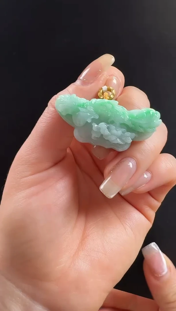 颈饰未镶嵌翡翠凤牌