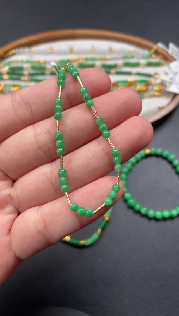 套链18K金镶嵌翡翠一条  P345