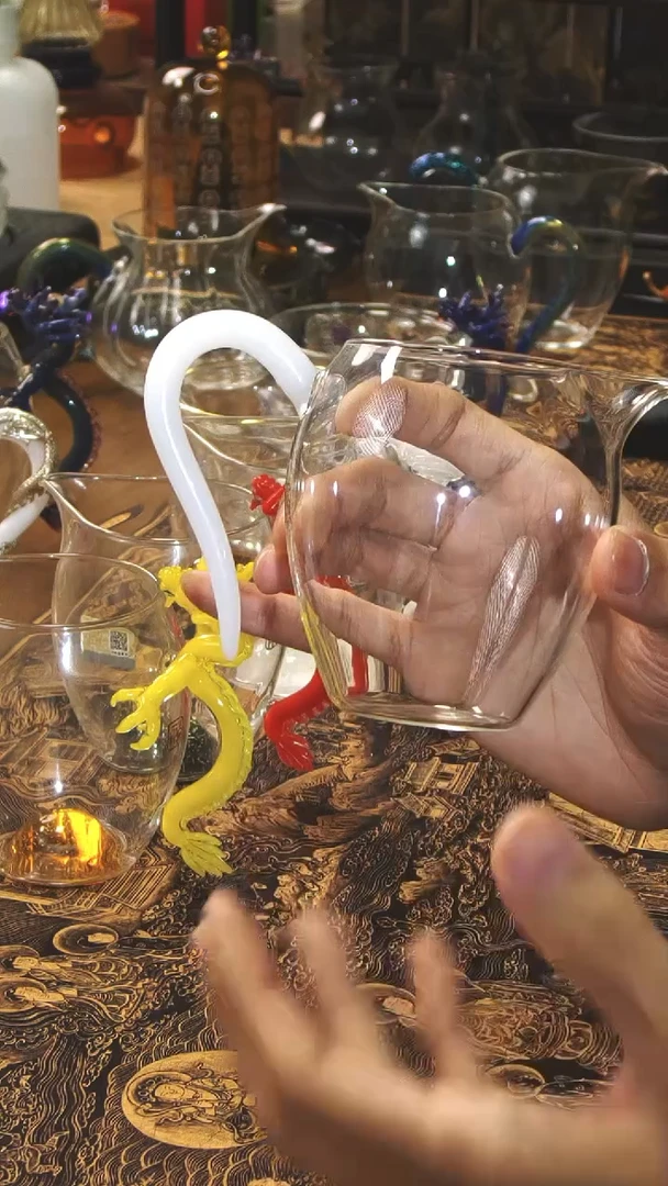 清颜公杯白玉色晶焱金标