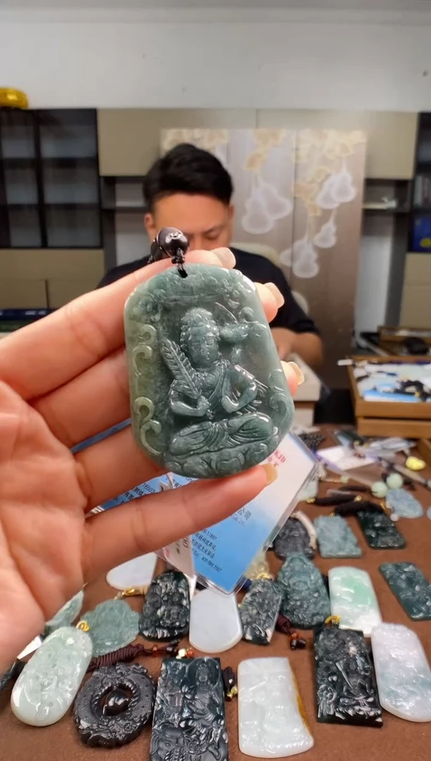 颈饰未镶嵌翡翠多样性发其一