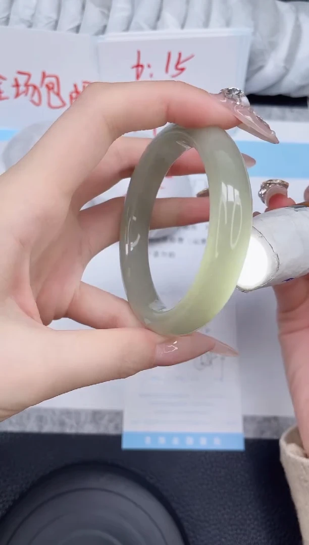 未镶嵌手镯石英质玉72-57