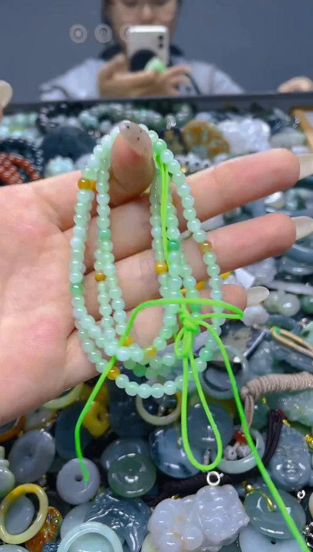 颈饰未镶嵌翡翠4MM/ U /翡翠A货，一件也是批发价