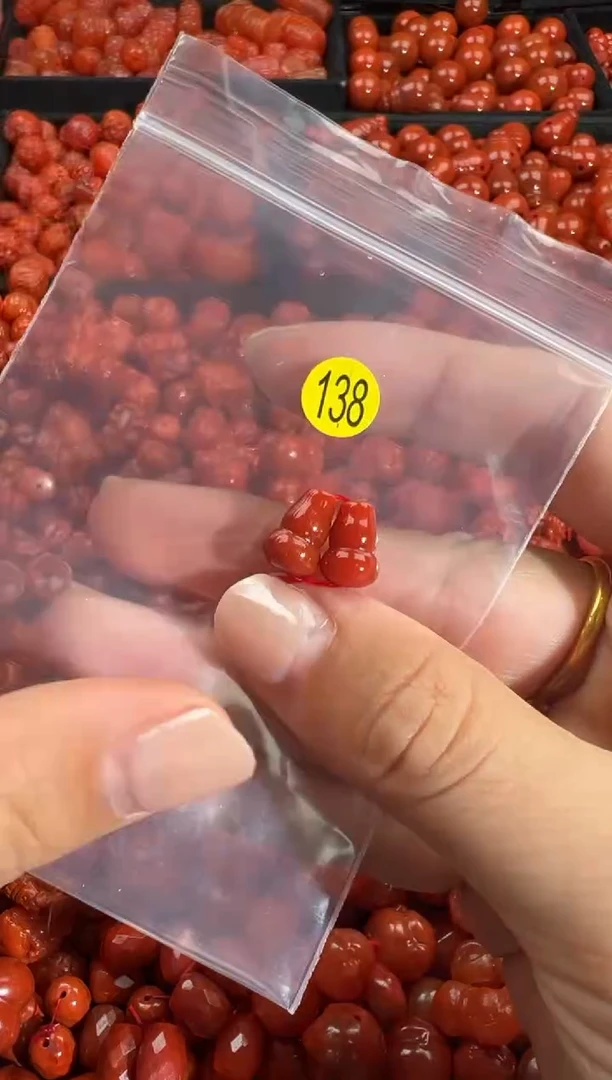 颈饰未镶嵌南红玛瑙1