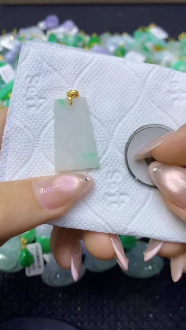 颈饰未镶嵌翡翠天然缅甸翡翠A货