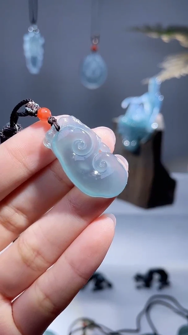 颈饰未镶嵌翡翠如意