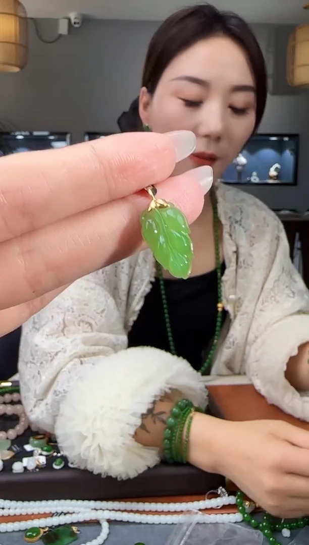 吊坠(不含链)18K金镶嵌和田玉1