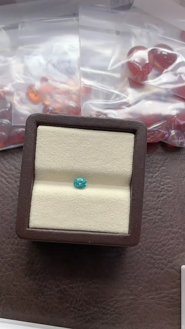 钛钢磷灰石裸石天然磷灰石