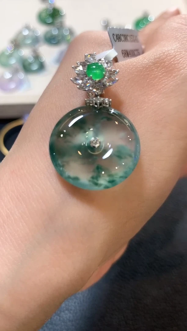 吊坠(不含链)18K金镶嵌翡翠z85