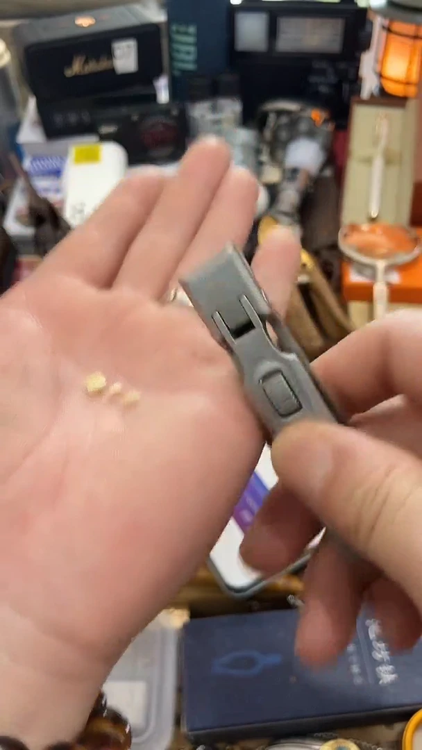 瓷片闪购商品 如图所示