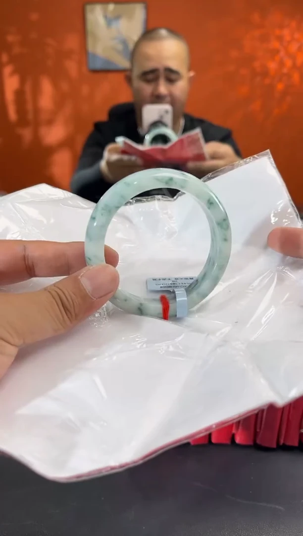 未镶嵌手镯翡翠6        圈口57