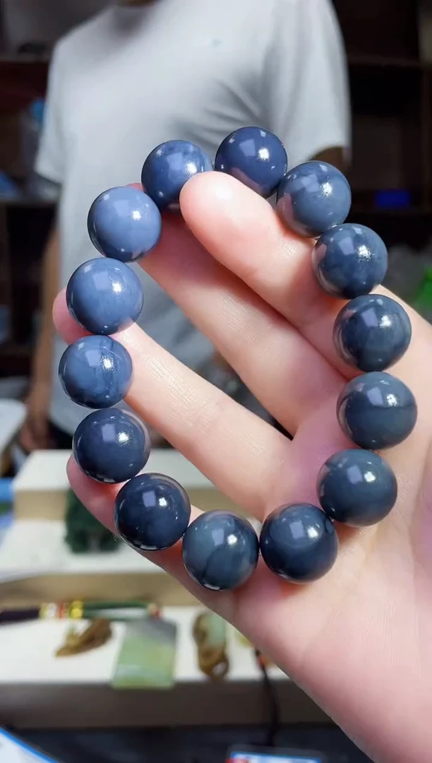 和田玉未镶嵌颈饰1