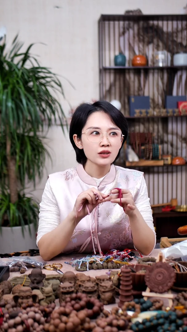 木一****鹰花香红麝单珠品香款耳钩耳饰