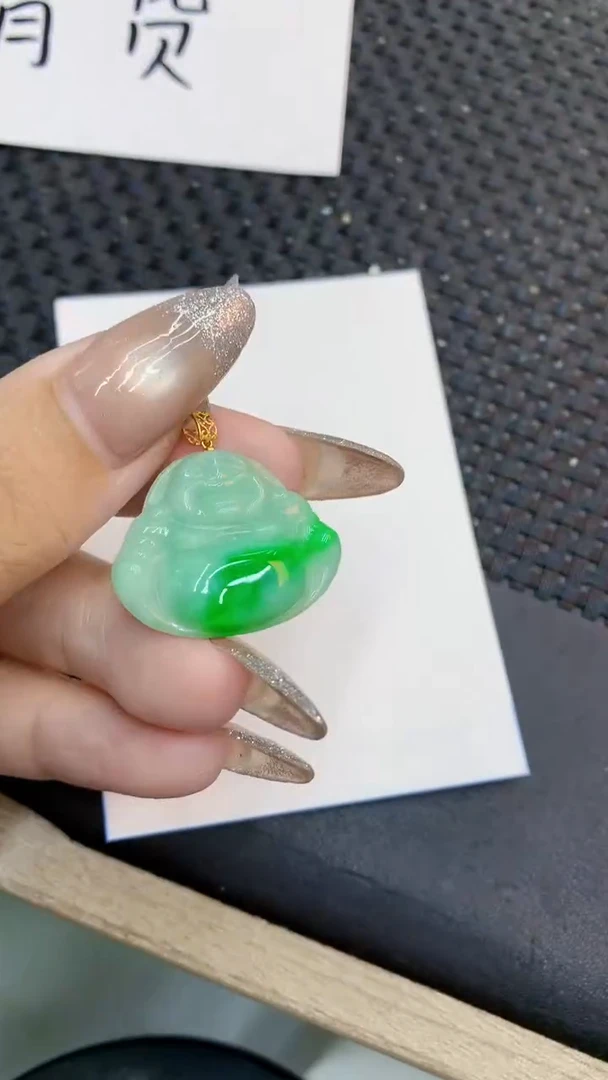 颈饰18K金镶嵌翡翠1
